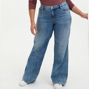 Torrid Feel the Fit High Rise Wide Leg Light Wash Jean